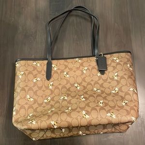 Coach Bumble Bee Tote 🐝